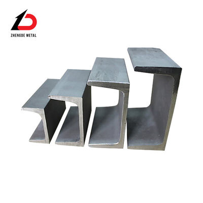 ملفات تعريف معتدلة مجلفنة EN S235jr S275jr S355jr A36 Ss400 عوارض هيكلية C U منخفضة الكربون الصلب قناة