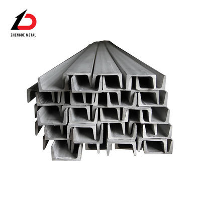 ملفات تعريف معتدلة مجلفنة EN S235jr S275jr S355jr A36 Ss400 عوارض هيكلية C U منخفضة الكربون الصلب قناة