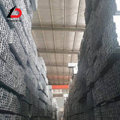 نوعية عالية Ss330 Ss400 S235jr Q195 Q235 Q345 سمك 0.6-25mm حجم مخصص والسطح مربع / مستطيل أنابيب الفولاذ المغلفة مع شركات التصنيع السعر